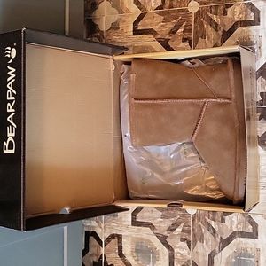 NEW Bearpaw youth boots size 5